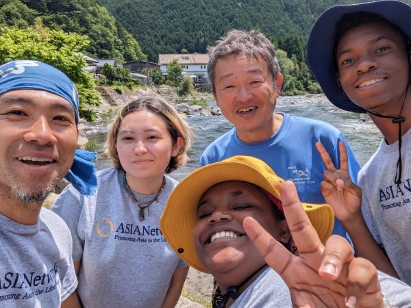 With Mr. Shimizu, the president of the Japanese Giant Salamander Association
(Pictured: Ibrahim Ware, Tseday Robinson, Luna Horsley, Mizuki Takahashi)