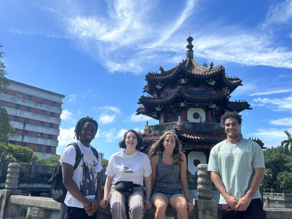 Students pose in front of cool architecture found in a park on a walk in the morning.
(Pictured: From left to right: Anele Mayiga, Mariam Hovhannisyan, Caprice Kalvelage, Nathan Barnes)